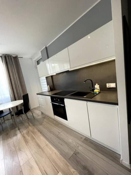 New Apartment - Near Sky Tower - 4 People - New Building - Lift 弗罗茨瓦夫 外观 照片